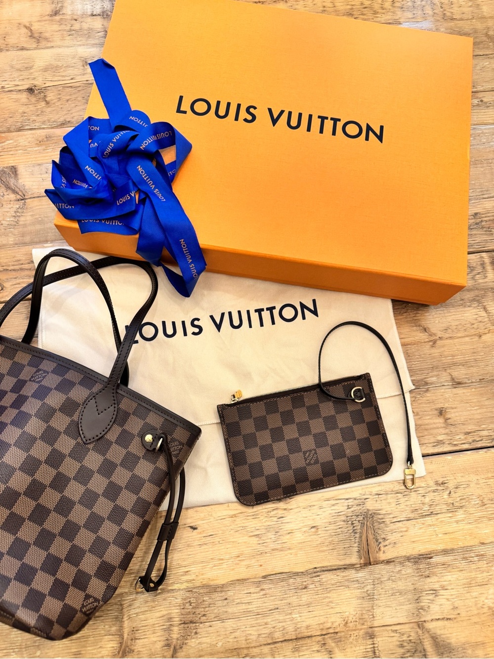 Louis Vuitton | Neverfull PM Tote Bag in the Damier Ebene Pattern - Picture 11 of 12